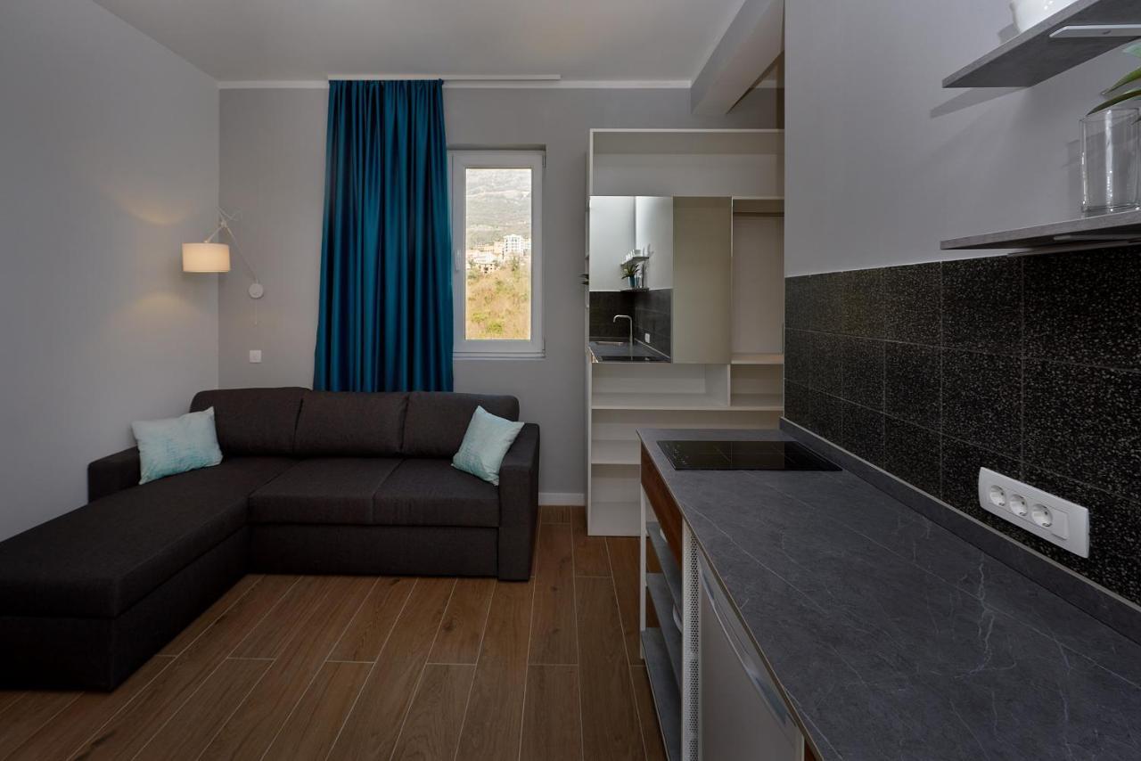 Garni Hotel Larimar Budva Exterior photo